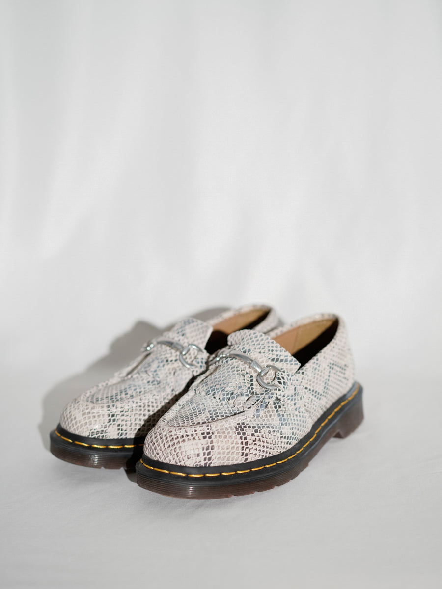 Dr. Martens / Adrian Snaffle Python print suede