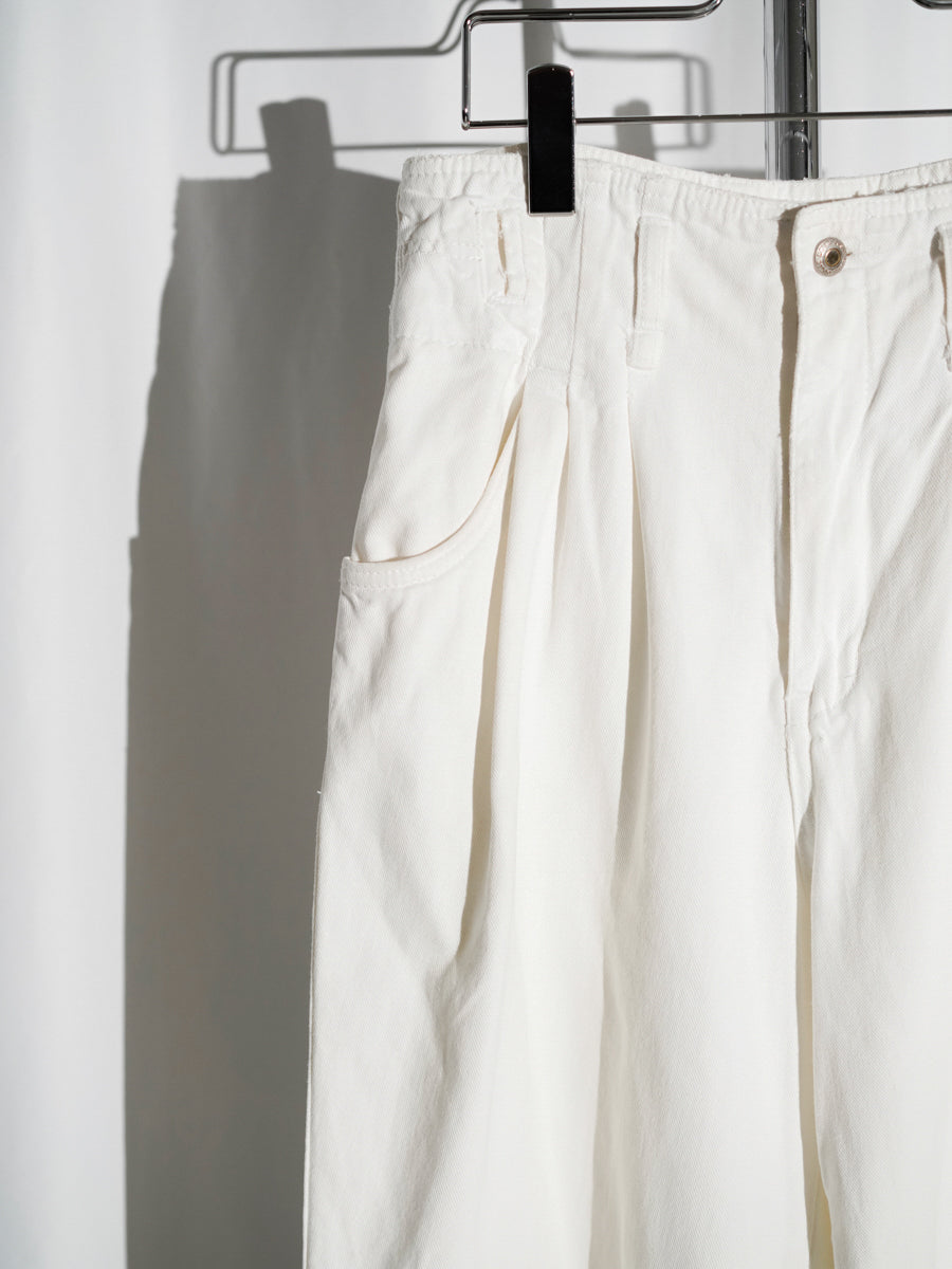 BUGLE BOY / Classic White Tuck Trousers
