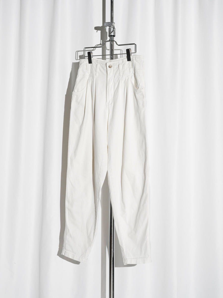 BUGLE BOY / Classic White Tuck Trousers