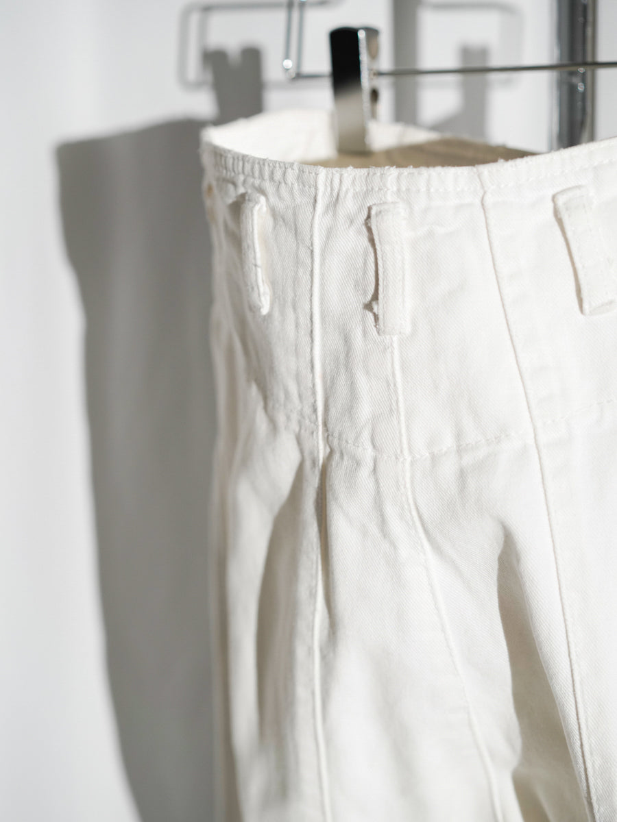 BUGLE BOY / Classic White Tuck Trousers