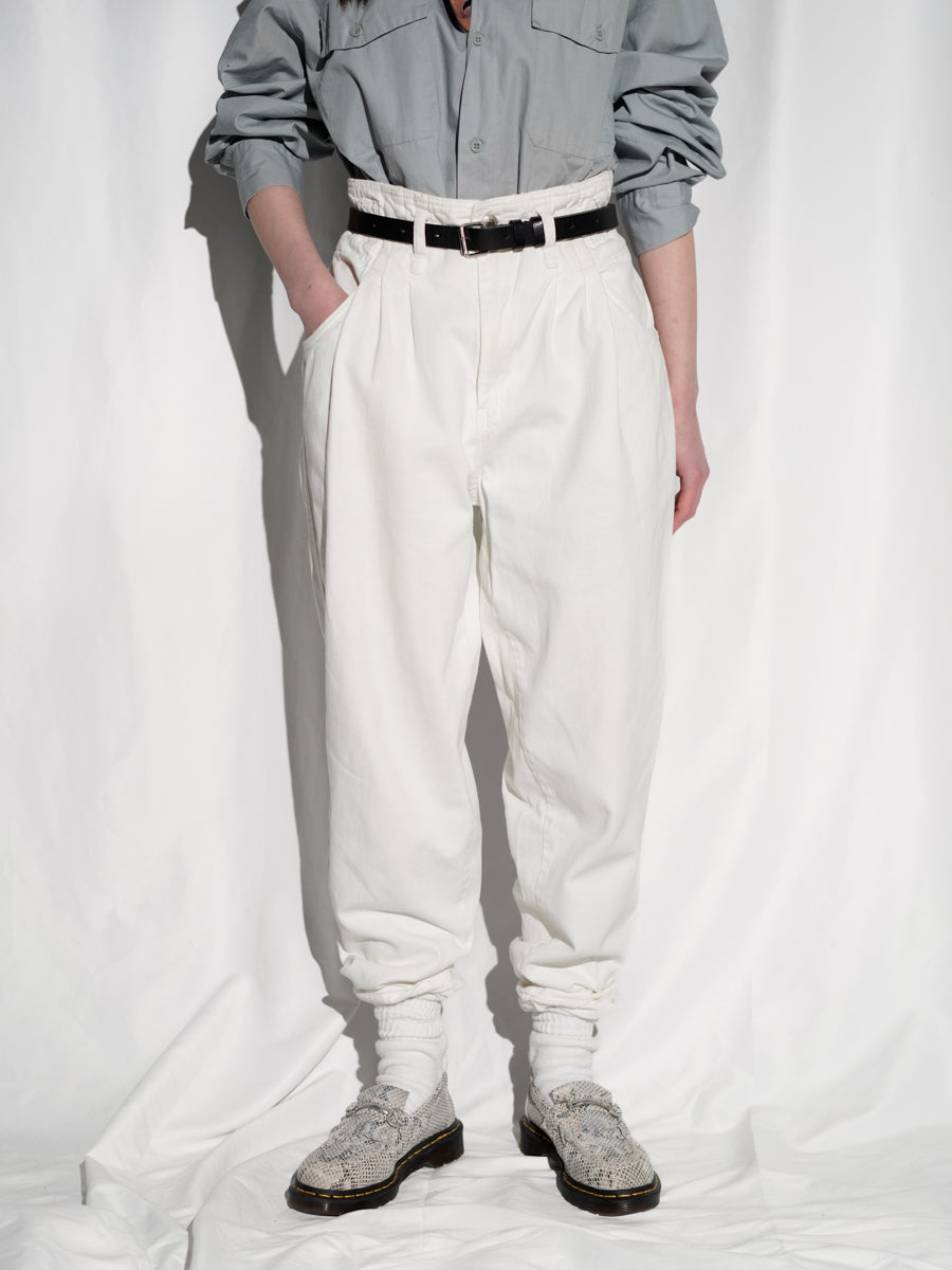 BUGLE BOY / Classic White Tuck Trousers