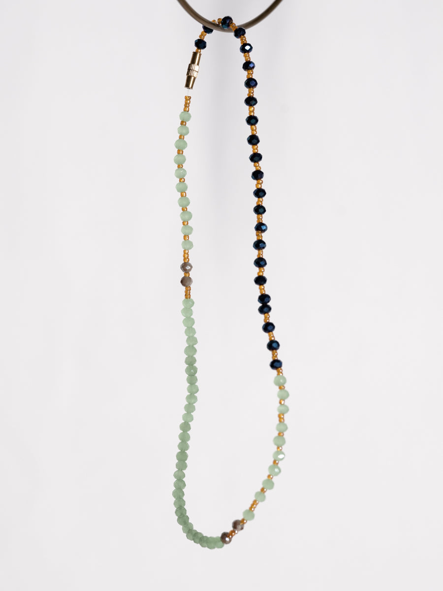 Mummy / Beaded necklace 010