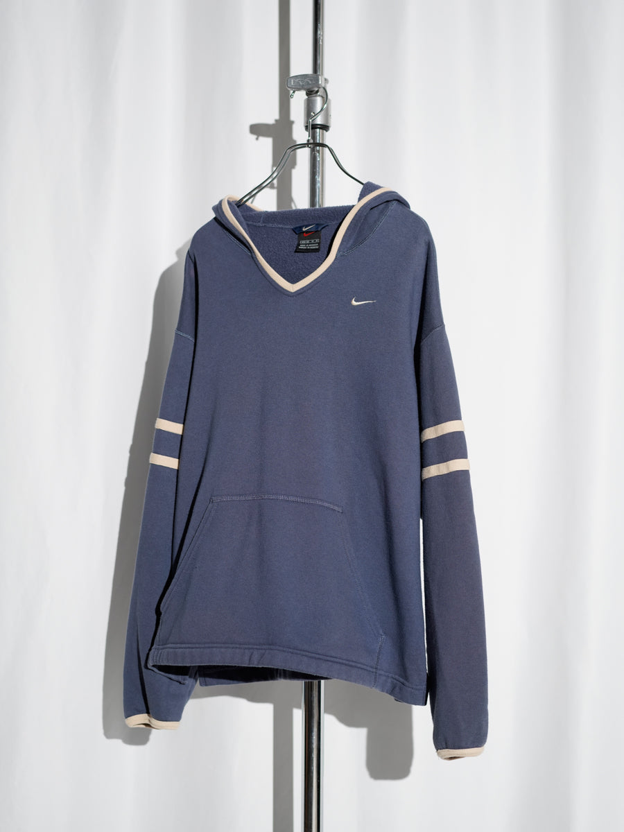 Nike / Pullover Hoodie