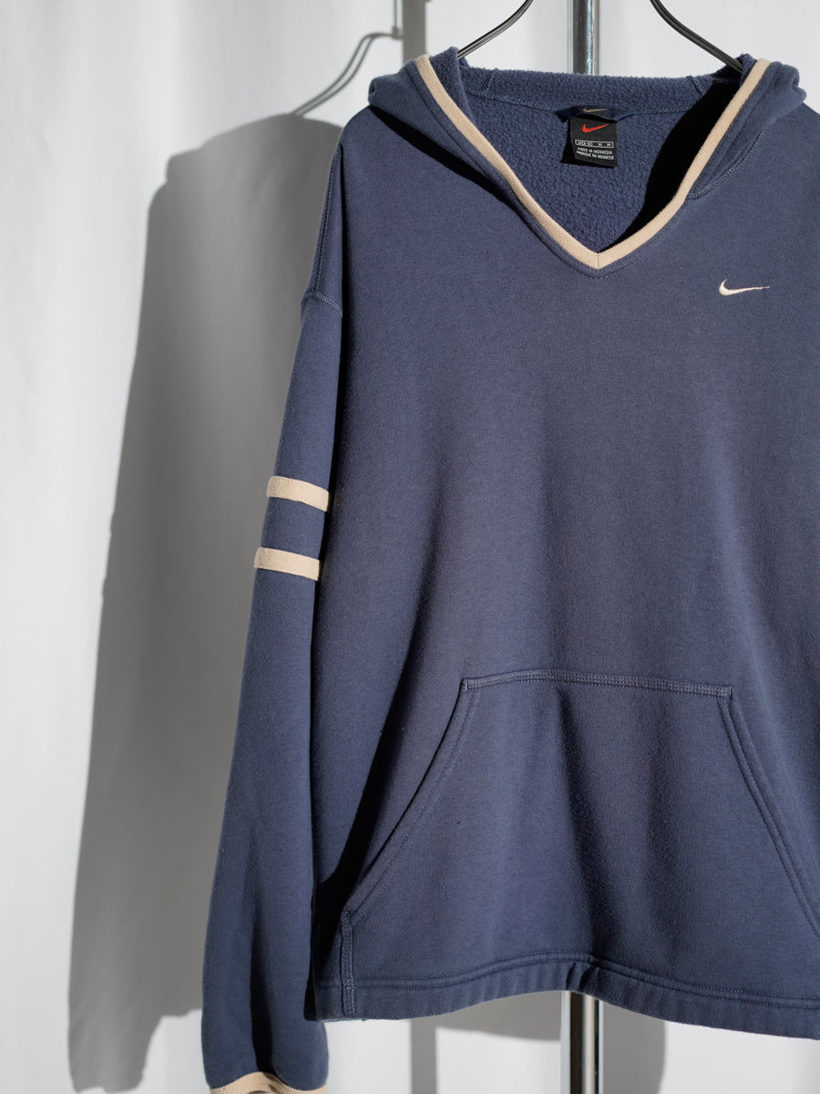 Nike / Pullover Hoodie