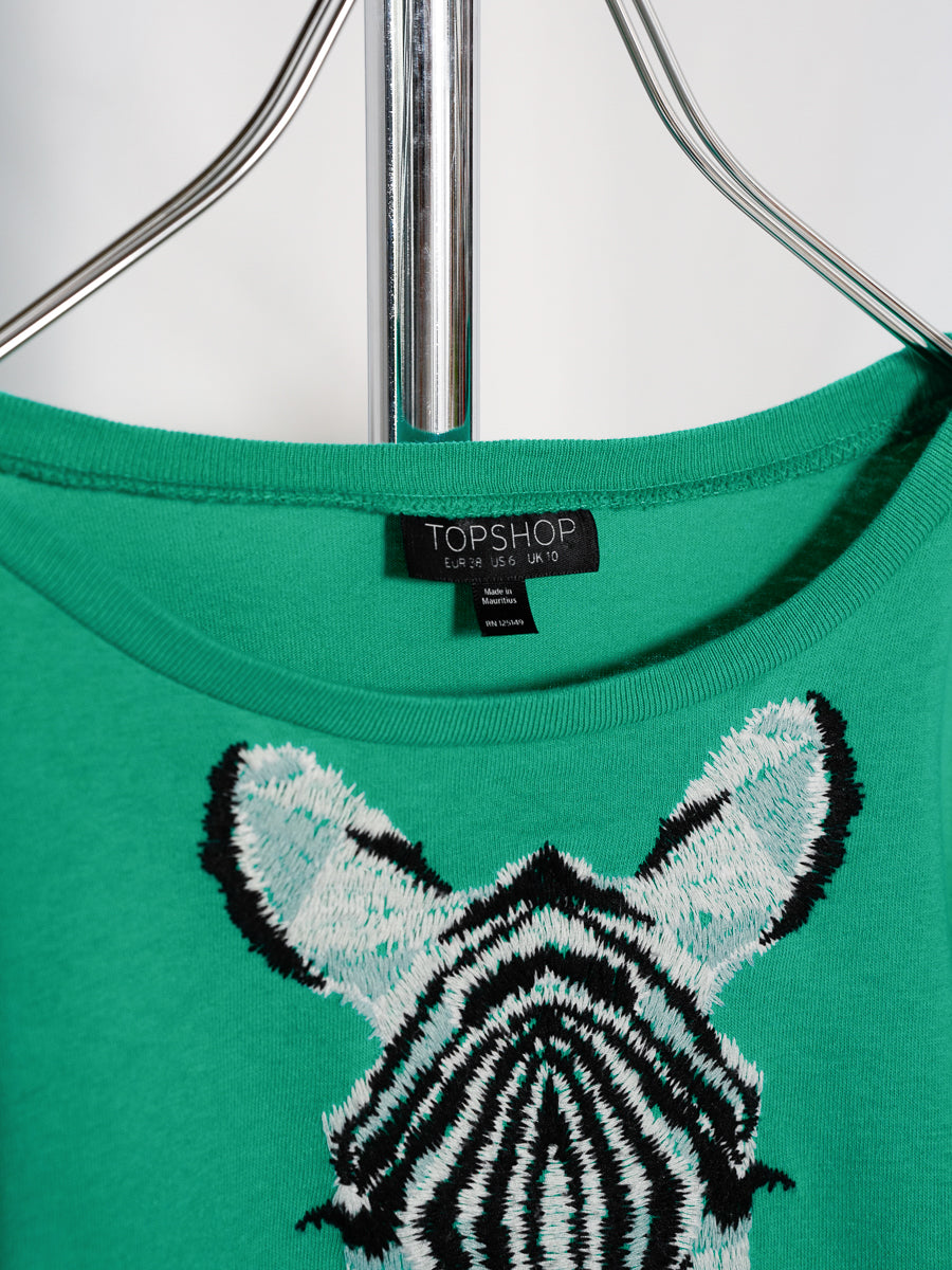 TOPSHOP / Zebra Embroidery Cropped T-shirt